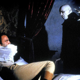 Nebylo přípustné, aby ve filmu pobíhaly bílé myši. Ty, které neměly správný odstín, musely podstoupit nabarvení.