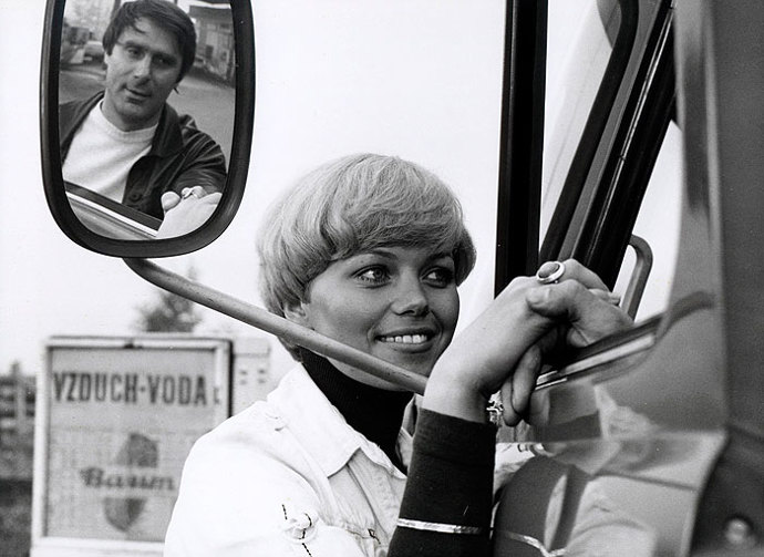 Smrt stopařek byla jediným filmem, ve kterém se u nás polský herec Perepeczko ukázal. 
