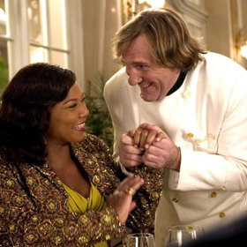 Když se kuchařka Georgia dozví, že jí zbývá měsíc života, hodí vše za hlavu a odletí užívat si do známých lázní.
