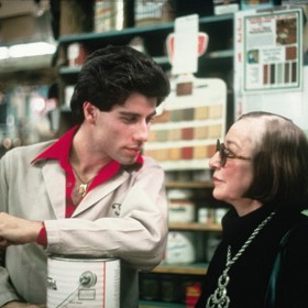 Ve filmu Horečka sobotní noci si vedle Johna Travolty zahrály jeho matka Helen a sestra Ann.