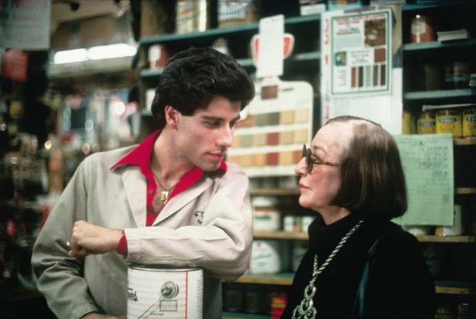 Ve filmu Horečka sobotní noci si vedle Johna Travolty zahrály jeho matka Helen a sestra Ann.