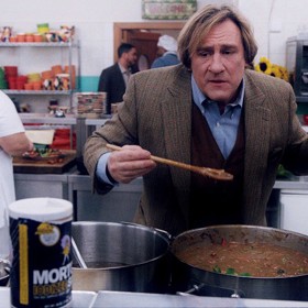 Ve filmu si po boku známých hvězd zahrálo i několik českých herců.
