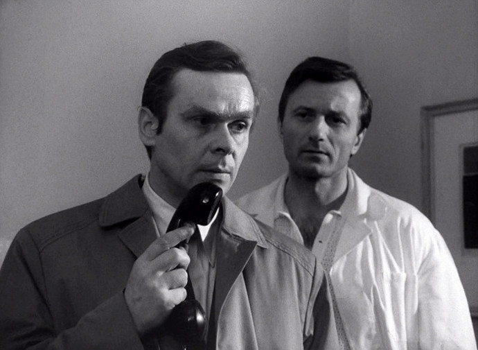 Vím, že jsi vrah je český film o nevěře, vraždách, složitých vztazích a zákulisí zločinu, které je třeba odhalit. Snímek se moc nelíbil tehdejšímu režimu... 
