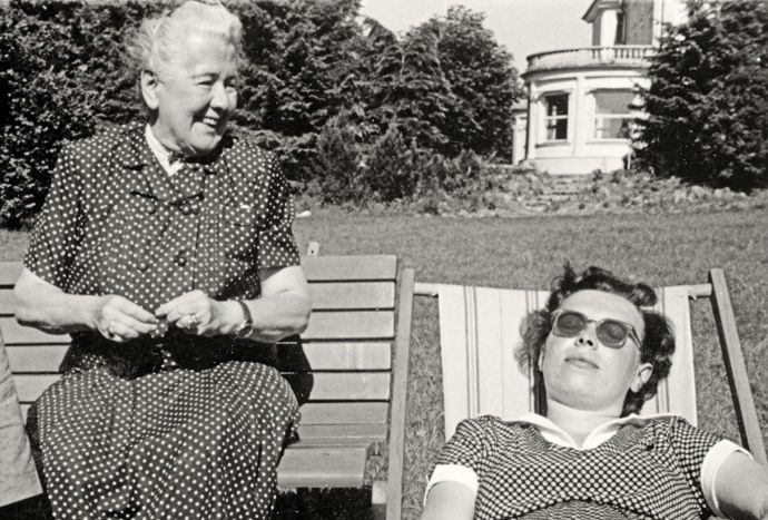 Po roce 1948 byla její firma znárodněna. Ve svém podniku mohla pracovat jen jako prodavačka.
