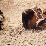 Hlavním úkolem bylo zřejmě šetření. Kostry z plastu? Kdepak! Ty skutečné jsou levnější.
