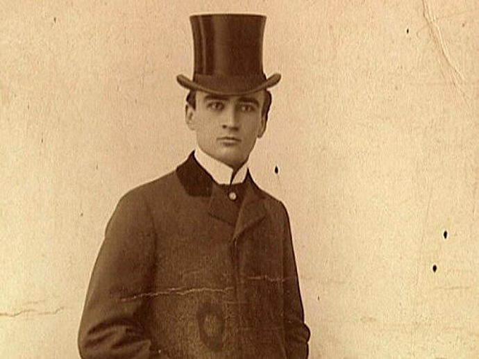 Gestapo jej za to uvěznilo v koncentračním táboře.
