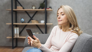 Pavla (45): Přišla mi od manžela fotka, kde nebyl oblečený a lákal mě na schůzku. Nebyla pro mě