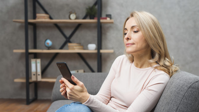 Pavla (45): Přišla mi od manžela fotka, kde nebyl oblečený a lákal mě na schůzku. Nebyla pro mě