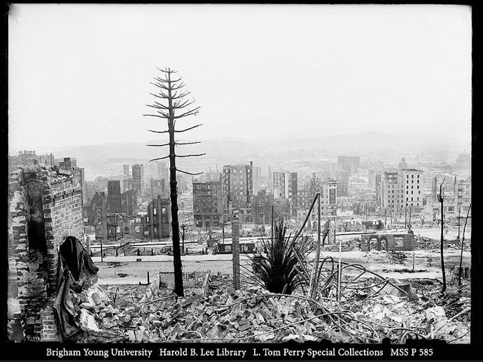 Následný požár trvající čtyři dny dokonal dílo zkázy.
