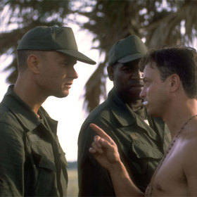 Forrest Gump je obyčejný, i když prostší chlapík, který zpočátku řeší všechny stresové situace útěkem. Věděli jste, že mělo vzniknout pokračování? Objevila by se v něm princezna Diana, O.J. Simpson anebo bombový útok v Oklahomě. Právě kvůli terorismu byl scénář nakonec v důsledku útoků z 11. září 2001 zamítnut.