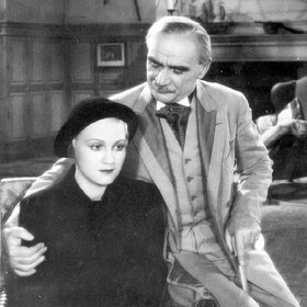 Zemřel na následky krutého mučení, a to dva dny před Vánocemi v roce 1941.
