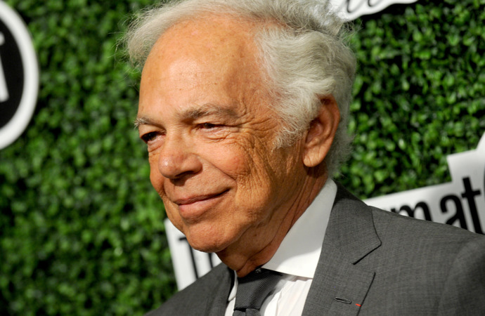 Minulý rok vytvořil bundu, jejíž vyhřívání lze ovládat mobilem.
