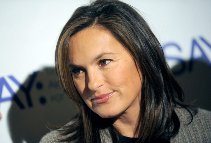 Během natáčení seriálu si poranila plíci, a to při kaskadérském kousku. Zranění bylo natolik vážné, že musela ihned na operaci.
