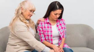 Karla (55): Určila jsem dceři budoucnost. Nezajímalo mě, co si přeje ona, a teď trpíme obě