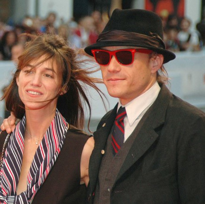 Zemřel poté, co si namíchal nebezpečný koktejl léků proti depresi.
