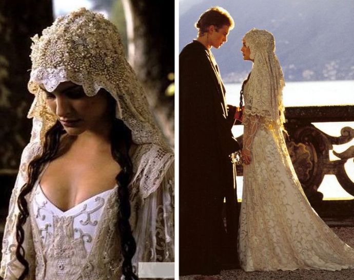 Šaty Padmé (Natalie Portman, 2002) ve Star Wars: Epizoda II - Klony útočí sestávaly ze spodničky, svrchních šatů a bohatě zdobeného závoje s perlami a korálky pošitou krajkou, jež působí hodně robustně. Návrhářkou kostýmu byla Trisha Biggarová.