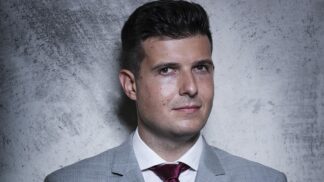 Liposukcí neshodíte přebytečná kila ani „pivní břicho“.  Chirurgové prozrazují další časté mýty a otázky ohledně liposukce