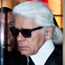 Lagerfeld si nikdy nechtěl přiznat, že je starý. Častokrát tak lhal o svém skutečném věku.
