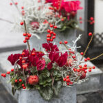 Stačí přidat jen několik větviček s podzimními bobulemi a rázem máte překrásnou dekoraci. 