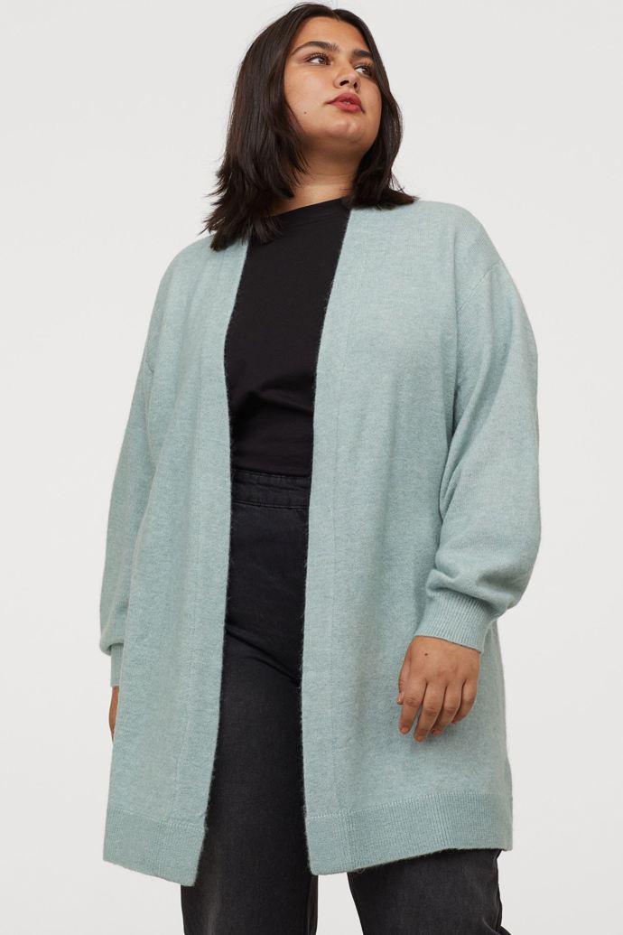 Dlouhý kardigan, 599 Kč.