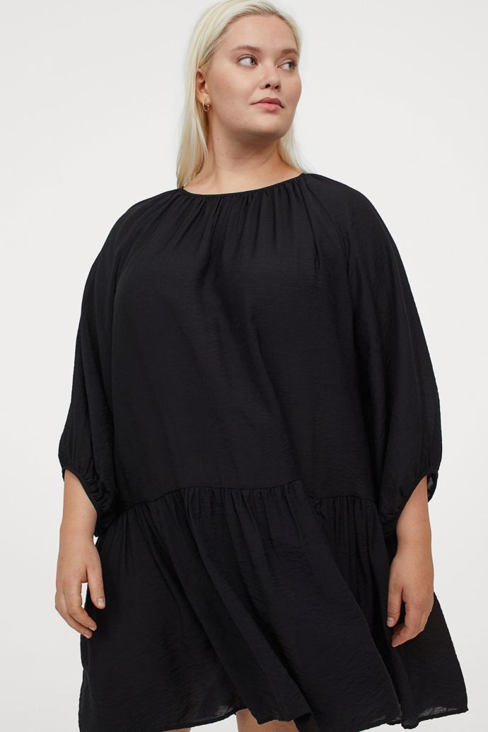  Šaty s balonovým rukávem, 599 Kč.