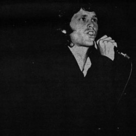 S kapelou The Doors předváděl nezapomenutelné, a hlavně divoké koncerty. Vrhal se po hlavě do davu, předváděl akrobatické kousky a šplhal po oponách.
