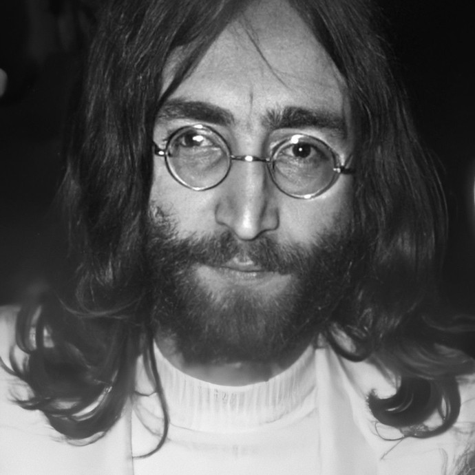Na Johnovy pětatřicáté narozeniny mu Yoko Ono porodila syna Seana.
