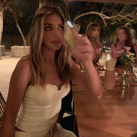 Modelingu se věnuje od 18 let. Její první přehlídka byla pro značku Chanel. Nevadí jí ani odvážnější fotky.