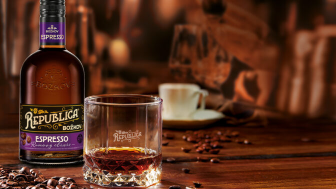 Božkov slaví 100 let: Připijte si spolu s ním stylovými novinkami!