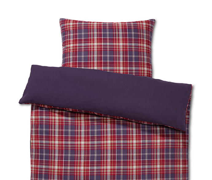 Atraktivní fialovo-červeno-oranžovo-bílý vzor flanelového povlečení zaujme na první pohled, 899 Kč.