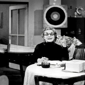 Babičku si měla původně zahrát Ljuba Hermanová.
