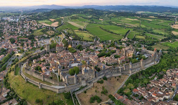 Pevnost Carcassonne sloužila jako útočiště náboženské sektě katarů.
