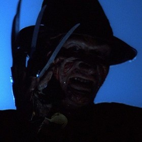Proč má Freddy na rukavici nože? Protože většina lidí má strach z rozpárání.
