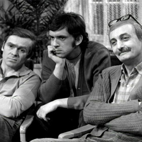 Jaromír Hanzlík zavzpomínal, že herci měli během natáčení zcela volnou ruku. Díky improvizaci tak mohly vzniknout skutečně komické situace.
