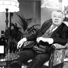 „Někdo mlčí, protože neví, a někdo mlčí, protože ví.“
