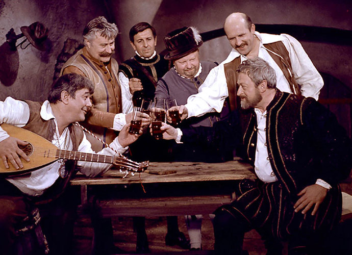 V roli pana Voka nahradil Miloše Kopeckého Martin Růžek, což vyústilo v masivní úbytek diváků. 
