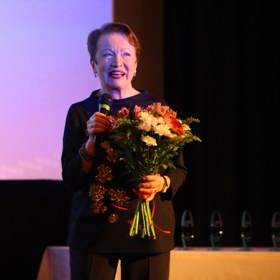 Hana Maciuchová (*29. listopadu 1945) patřila k největším hereckým legendám Česka. Její život ale kromě radosti provázely i tragédie.