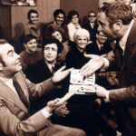 „Moudrost nepřichází vždy s věkem. Někdy věk přichází sám.“
