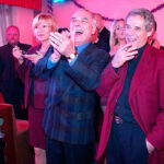 Film, který by se skládal jen ze samých vtipů, chtěl natočit již Oldřich Lipský, a to v sedmdesátých letech.
