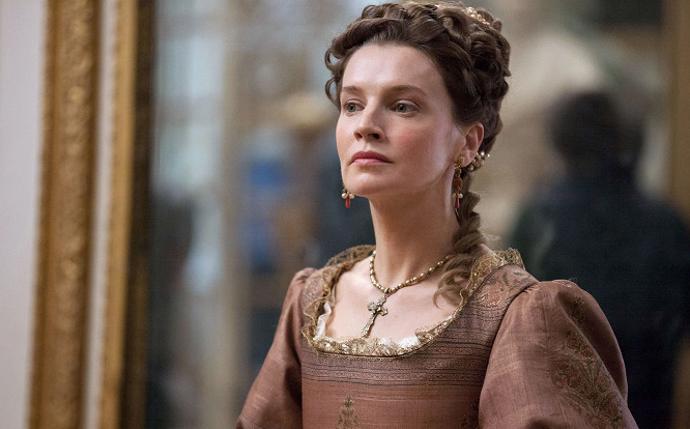 V seriálu Versailles ztvárnila Madame de Maintenon herečka Catherine Walker.
