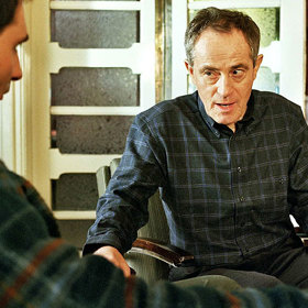 Jedna ruka netleská (2003): Černá komedie o tom, jak se z Ivana Trojana pomalu stává Hitler.
