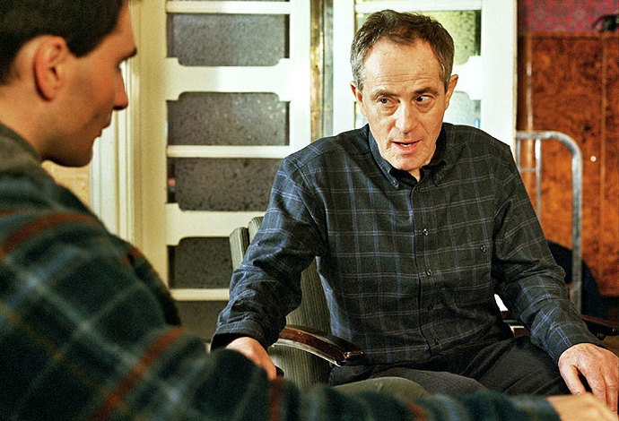 Jedna ruka netleská (2003): Černá komedie o tom, jak se z Ivana Trojana pomalu stává Hitler.
