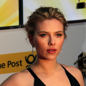 Stala se inspirací hitu I Kissed A Girl od Katy Perry.