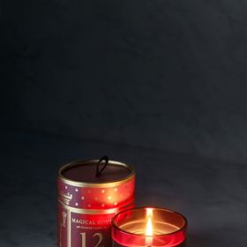 Vonná svíčka ve skleničce, 299 Kč.