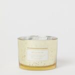 Vonná svíčka ve skleničce, 399 Kč.