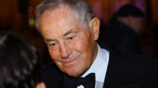 Jan Tříska by oslavil 85. narozeniny: Komunisti ho donutili k odvážnému kroku, jeho rodina padla na samotné dno