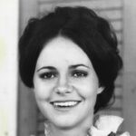 Na konci sedmdesátých let se seznámila s hercem Burtem Reynoldsem. Jak později přiznala, pojil je náročný a zároveň intenzivní vztah.