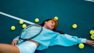 Tři efektivní způsoby, jak vyzrát na tenisový loket včetně babských rad