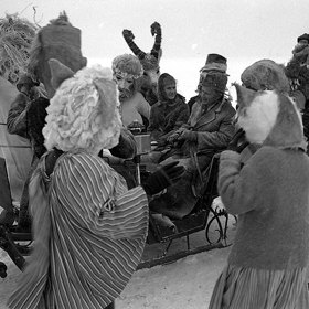 S obsazováním herců pomáhala Jasnému i Helena Růžičková jakožto další odbornice na horoskopy. 
