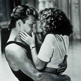 Hříšný tanec pojednává o mladé a naivní Baby, která se zamiluje do životem zkoušeného muže z jiné společenské vrstvy. Přesto k sobě najdou cestu...